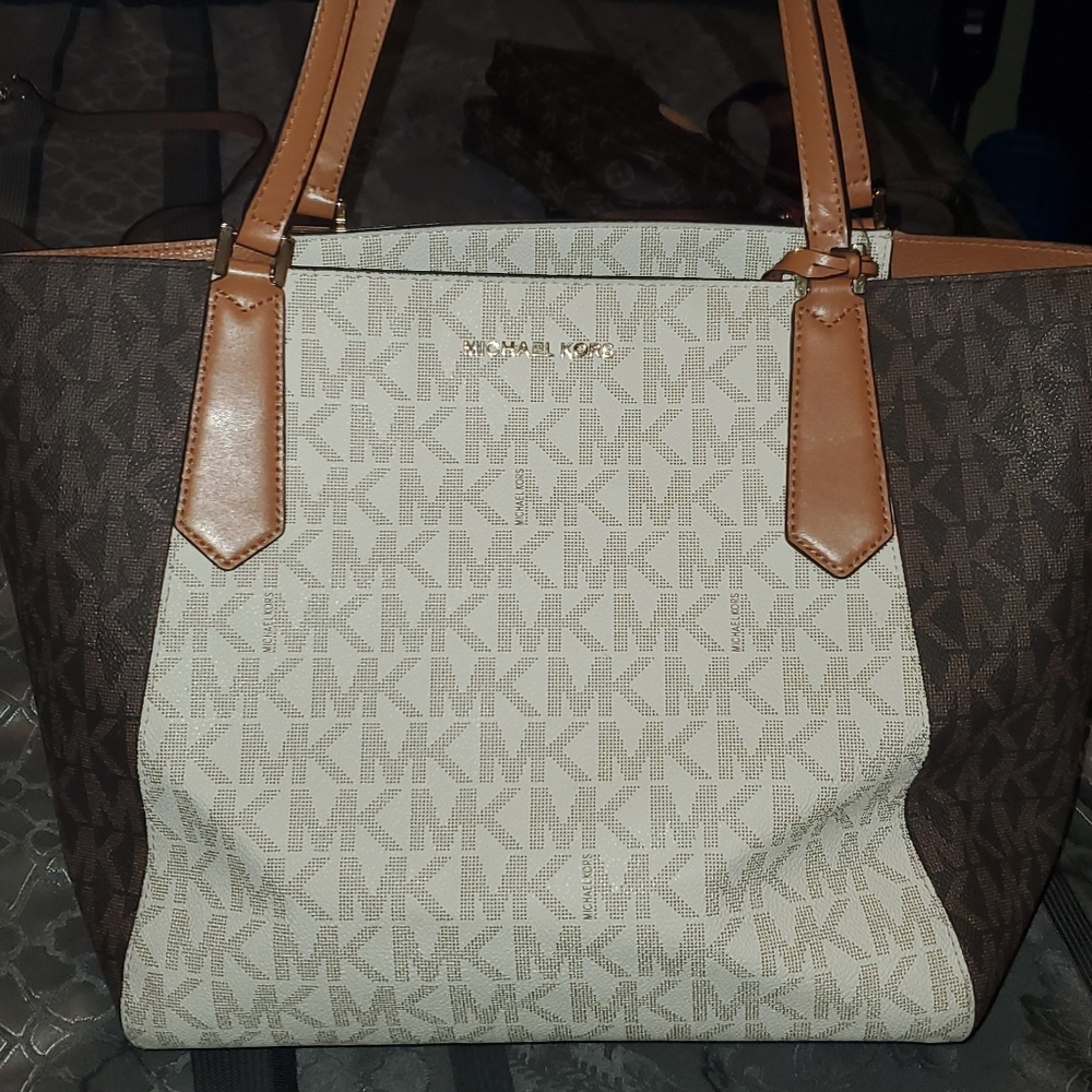COPY - Michael Kors large tote